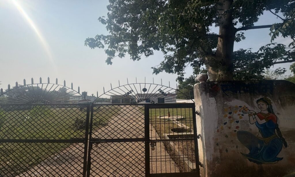 आंगनवाड़ी कार्यकर्ताओ का 15 दिन का वेतन कटा