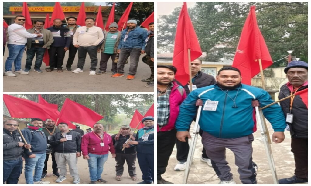 आयुध निर्माणियों में मनाया गया ब्लैक डे