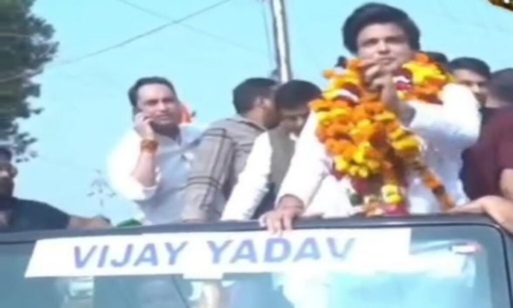 यूथ कांग्रेस के नए जिला अध्यक्ष विजय यादव ने ग्वालियर में किया रोडशो