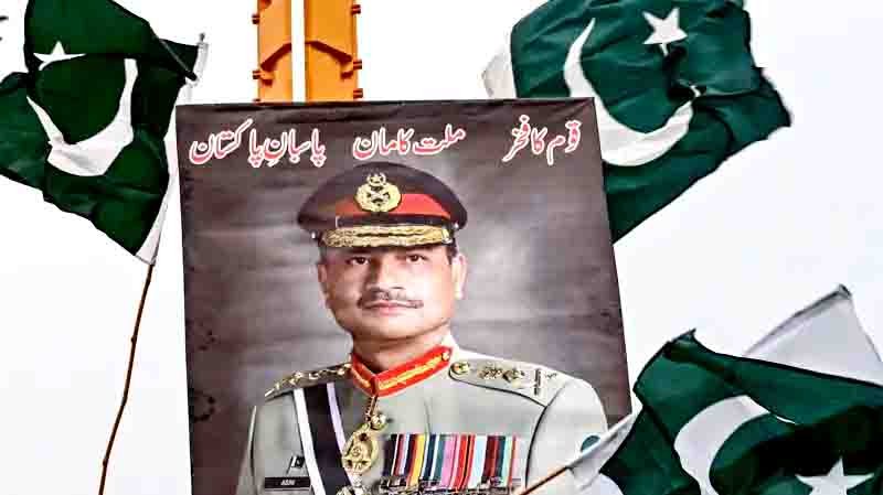 पाकिस्तान के एटमी शक्ति संपन्न ‘सुप्रीमो’ बनेंगे मुनीर?