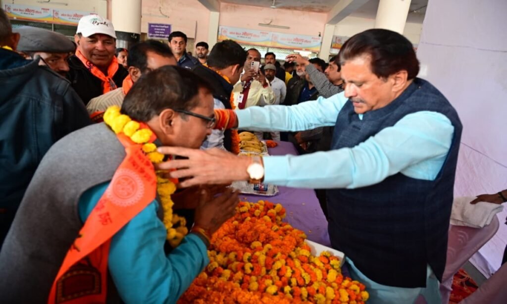 मुख्यमंत्री तीर्थ दर्शन योजना के तहत सतना जिले के 200 तीर्थयात्री रामेश्वरम-मदुरई हुए रवाना