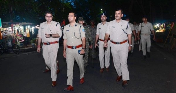 काम्बिंग गस्त दौरान 9 स्थाई वारंटी एवं 1 गिरप्तारी वारंटी दस्तयाब