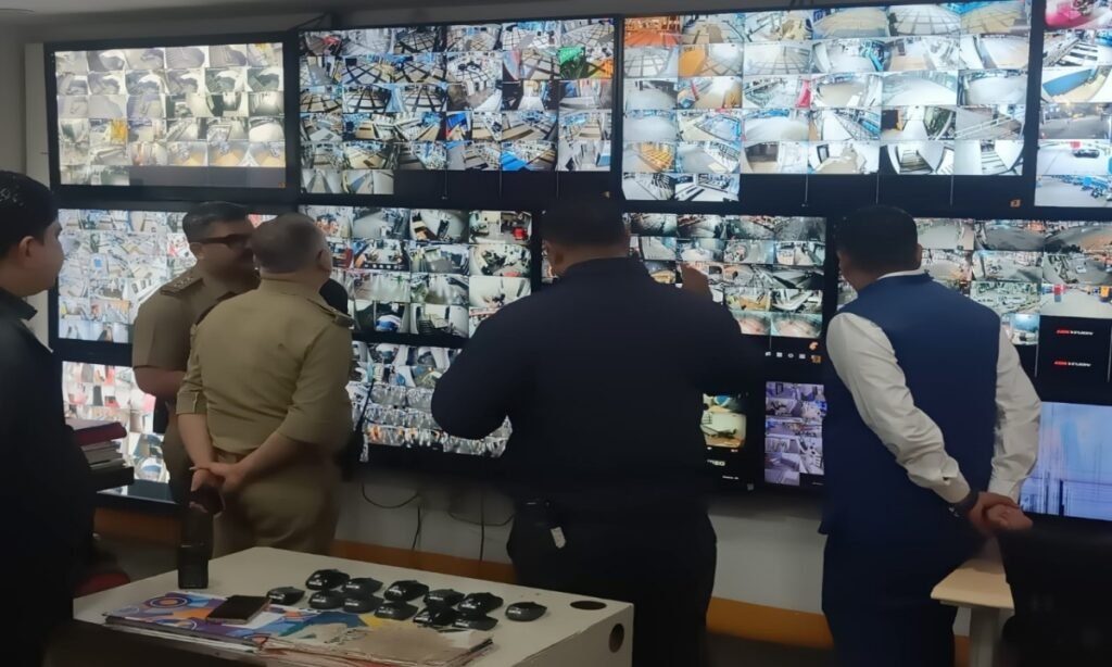 दिल्ली में कार ब्लास्ट के बाद इंदौर में बढ़ाई गई सुरक्षा, पुलिस ने ड्रोन से शुरू की पेट्रोलिंग