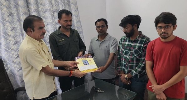 नवजात की जिंदगी बचाने छुट्टी में खुला स्वास्थ्य कार्यालय