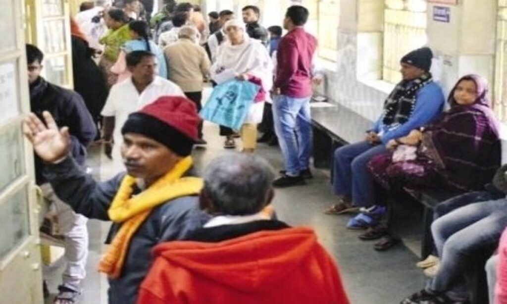 जोड़ों के दर्द, सर्दी-खांसी के मरीजों से फुल हो रही ओपीडी