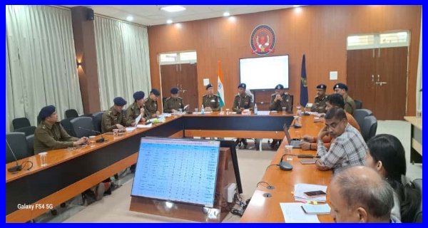 शहर में सुरक्षित माहौल के लिए पुलिस कमिश्नर के अधिकारियों को सख्त निर्देश