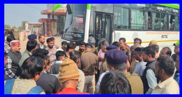 बस की चपेट में आकर बालिका गंभीर तौर पर घायल