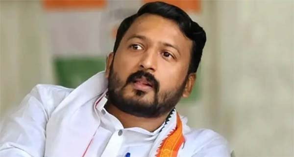 केरल में निलंबित कांग्रेस विधायक 15 दिन बाद सार्वजनिक रूप से नजर आए , स्थानीय निकाय चुनाव में वोट डाले