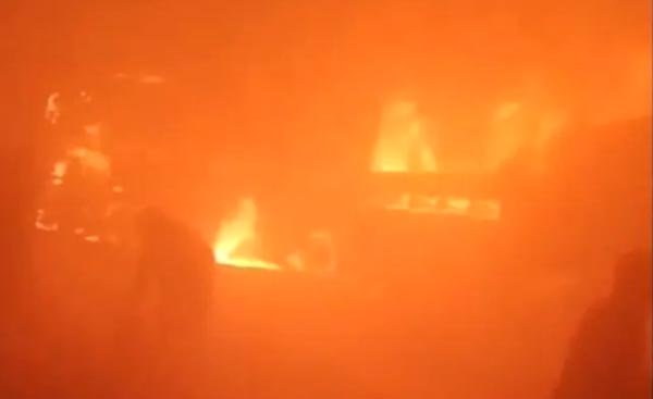 यमुना एक्सप्रेसवे पर 6 बसों और 3 कारों में लगी आग, कई लोग जिंदा जले