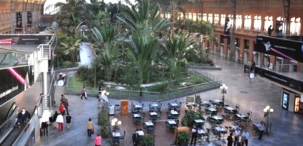 जर्मनी में संदिग्ध सामान के कारण स्टटगार्ट में मुख्य रेलवे स्टेशन खाली कराया गया