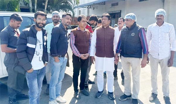विधायक ने किया औद्योगिक इकाइयों का निरीक्षण
