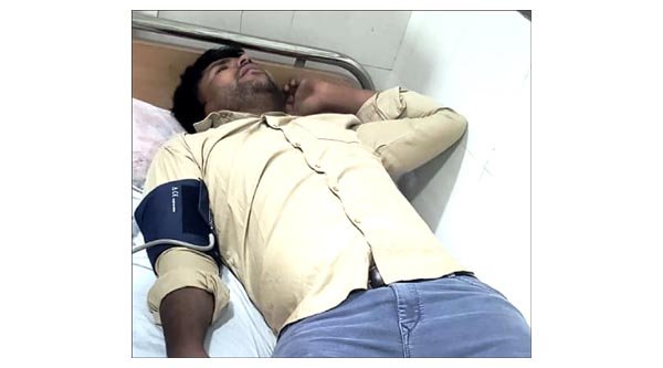 दूषित केक खाने से युवक बीमार