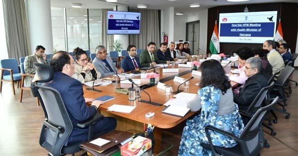 केंद्रीय स्वास्थ्य मंत्री जेपी नड्डा ने हरियाणा में स्वास्थ्य सुधार और टीबी मुक्त भारत पर समीक्षा बैठक की