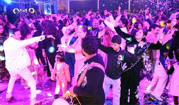 भोपाल ने किया वर्ष 2026 का स्वागत, जश्न-ए-नववर्ष में डूबा रहा शहर