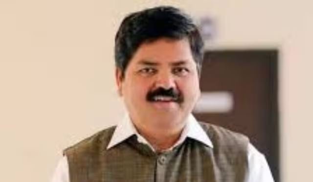 धनसिंह रावत रिश्वत लेकर बेच रहे हैं सरकारी नौकरी : गोदियाल