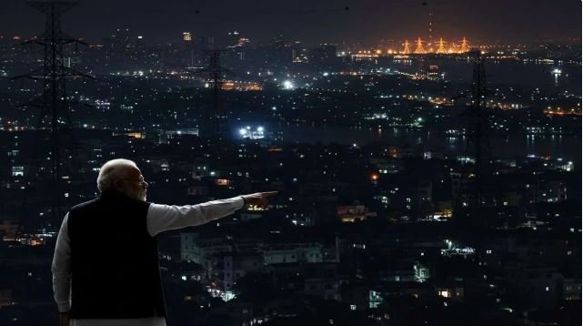 बांग्लादेश की बिजली सप्लाई पर भारत का भारी नियंत्रण, संबंधों में खटास पड़ते ही पड़ोसी देश में छा जाएगा अंधेरा, अदाणी पावर और एनटीपीसी हैं मुख्य सप्लायर