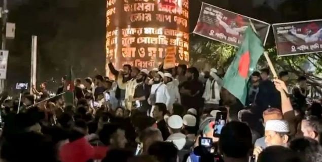 बांग्लादेश की हिंसा के बीच फंसे 8000 भारतीय मेडिकल छात्र, भारत विरोधी प्रदर्शनों से हॉस्टलों में कैद हुए भविष्य के डॉक्टर, सस्ती पढ़ाई अब बनी जान का खतरा