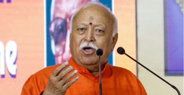 भारत को विश्व गुरु बनाने का मोहन भागवत का मंत्र, सावरकर जयंती पर बोले- देश में ‘तेरे टुकड़े हों’ जैसी भाषा स्वीकार्य नहीं