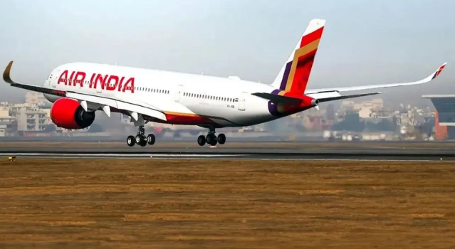एअर इंडिया के विमान की दिल्ली एयरपोर्ट पर इमरजेंसी लैंडिंग, मुंबई जा रही फ्लाइट में उड़ान भरते ही आई तकनीकी खराबी, सुरक्षित बचाए गए सभी यात्री