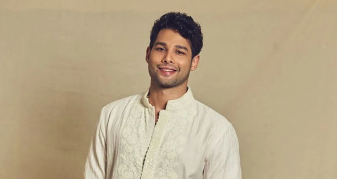 फिल्मकार दिवंगत वी. शांताराम की बायोपिक में काम कर रोमांचित हैं सिद्धांत चतुर्वेदी