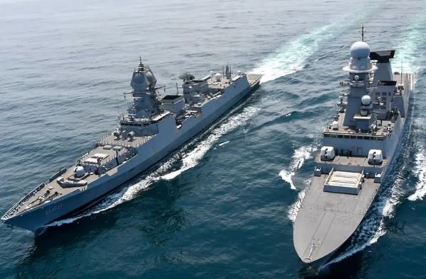 भारतीय नौसेना ने श्रीलंका में चक्रवात राहत के लिए चार और जहाज तैनात किए