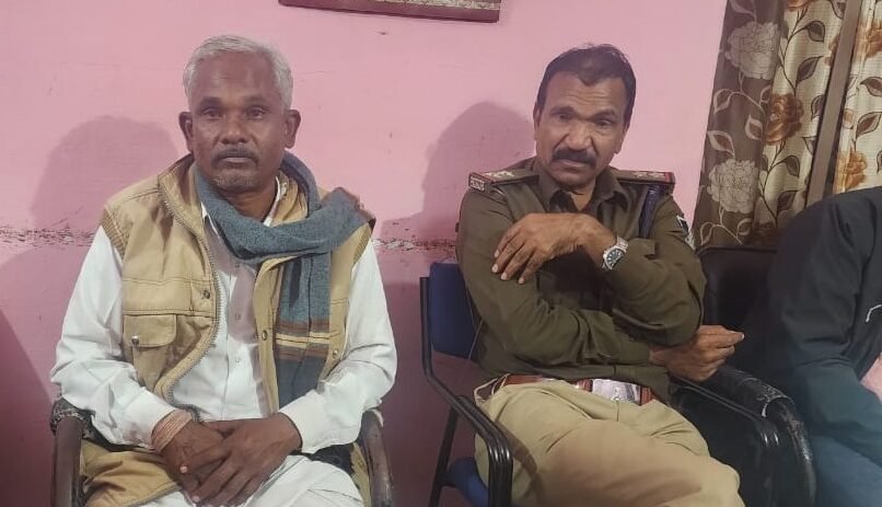 लोकायुक्त ने उपनिरीक्षक को दबोचा थाने में जमानत और ट्रैक्टर छुड़ाने के नाम पर मांगे थे 12 हजार 
