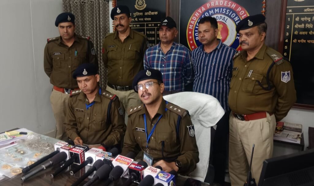 पुलिस ने किया अंतरराज्यीय नकबजन को गिरफ्तार, चोरी का 20 लाख का सामान जब्त