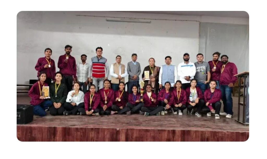 छिंदवाड़ा में भाषण, वादन, रुपांकन और ग्रुप डांस में सिवनी के युवाओं ने लहराया परचम
