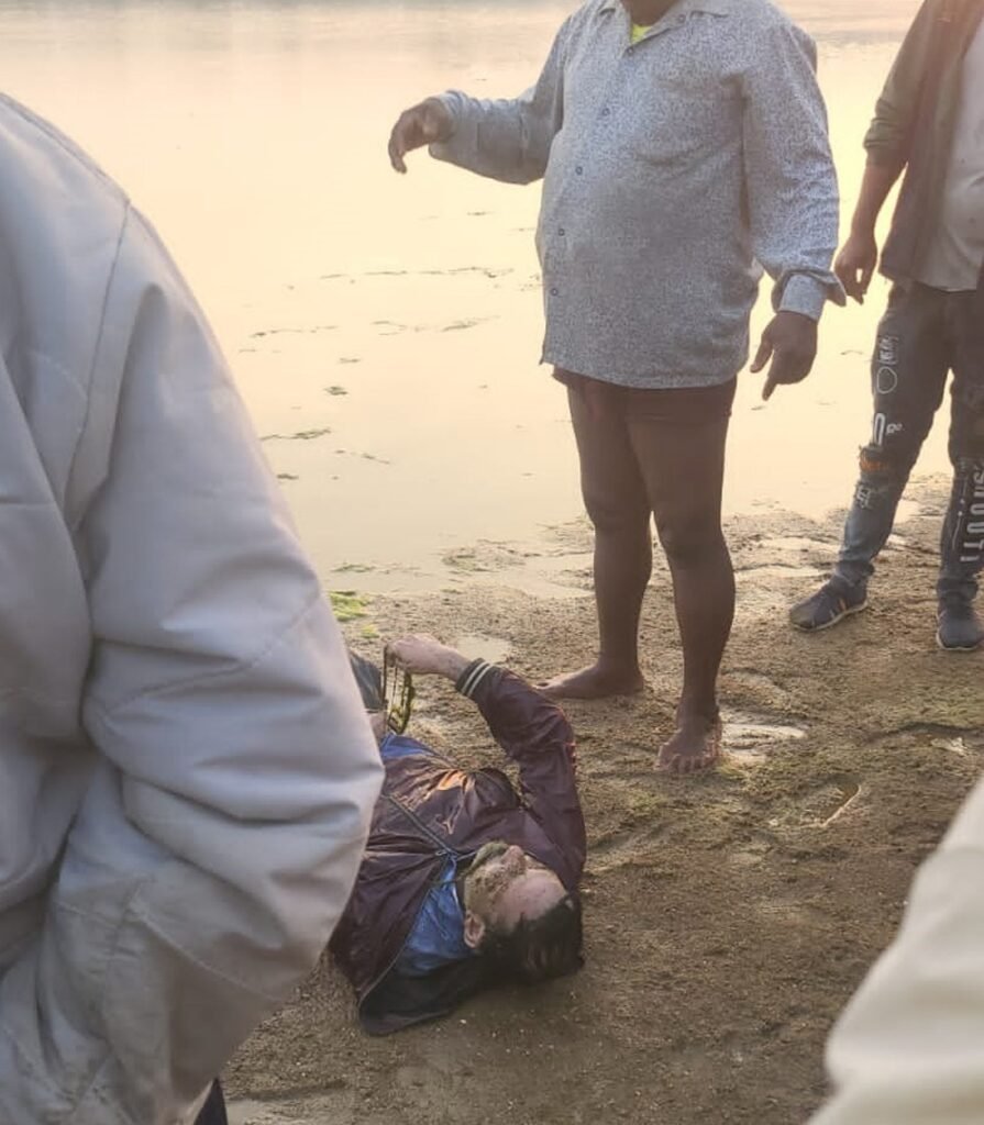 नर्मदा में मिला भोपाल के युवक का शव