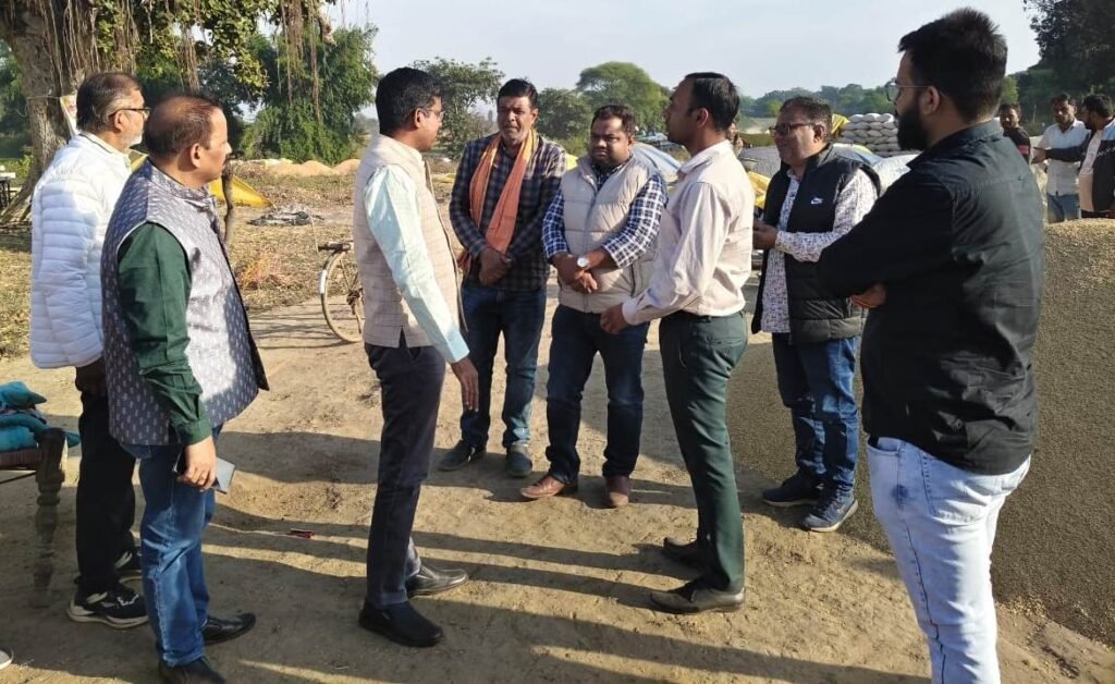 कलेक्टर ने उपार्जन केन्द्र और वेयर हाउस का किया निरीक्षण