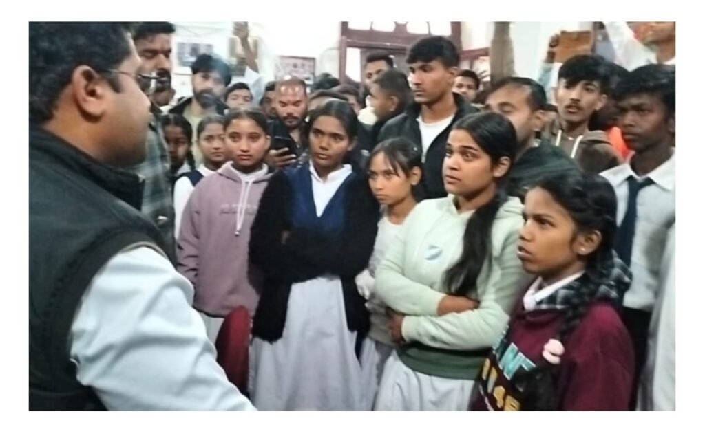 सिवनी मिशन स्कूल में बाइबल पाठ को लेकर विवाद, बजरंग दल ने की शिकायत; प्रशासन ने किया निरीक्षण
