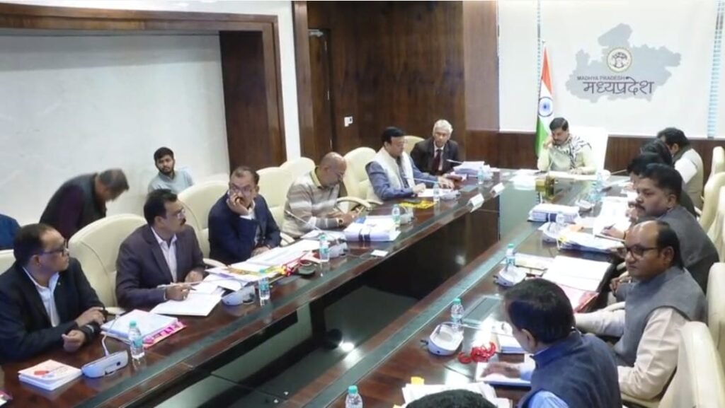 मेट्रोपोलिटन विस्तार से एक्सप्रेस-वे तक: सीएम ने PWD की समीक्षा बैठक में तय की प्राथमिकताएँ