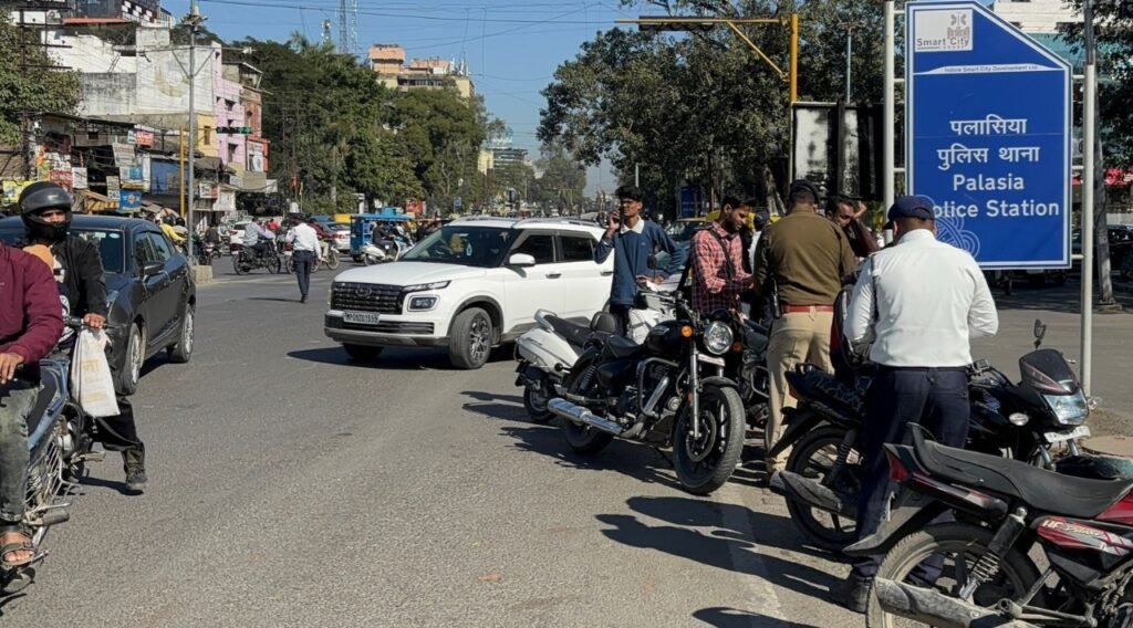 एक दिन में 918 दोपहिया चालकों के चालान