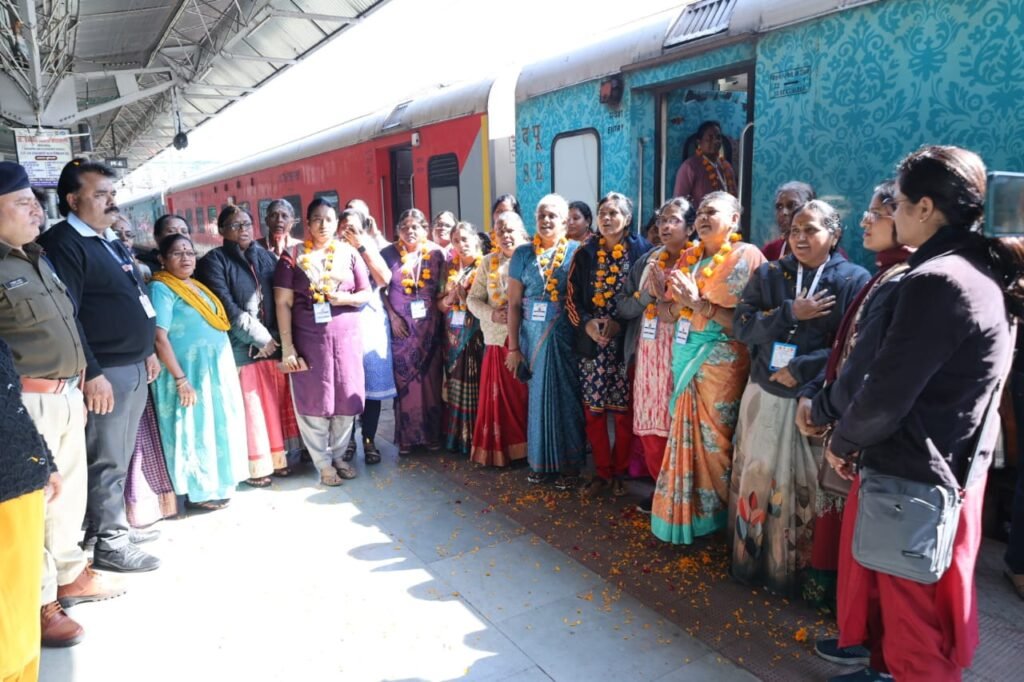 तमिल संगमम ट्रेन का भव्य स्वागत 
