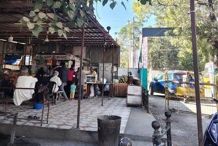 जिला चिकित्सालय में भोजन देने वाले ठेकेदार ने नियमों के विरूद्ध कैंटीन दे दी किराये पर