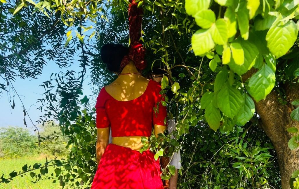 बारात आने से पहले प्रेमिका ने प्रेमी संग फांसी लगाकर की खुदकुशी