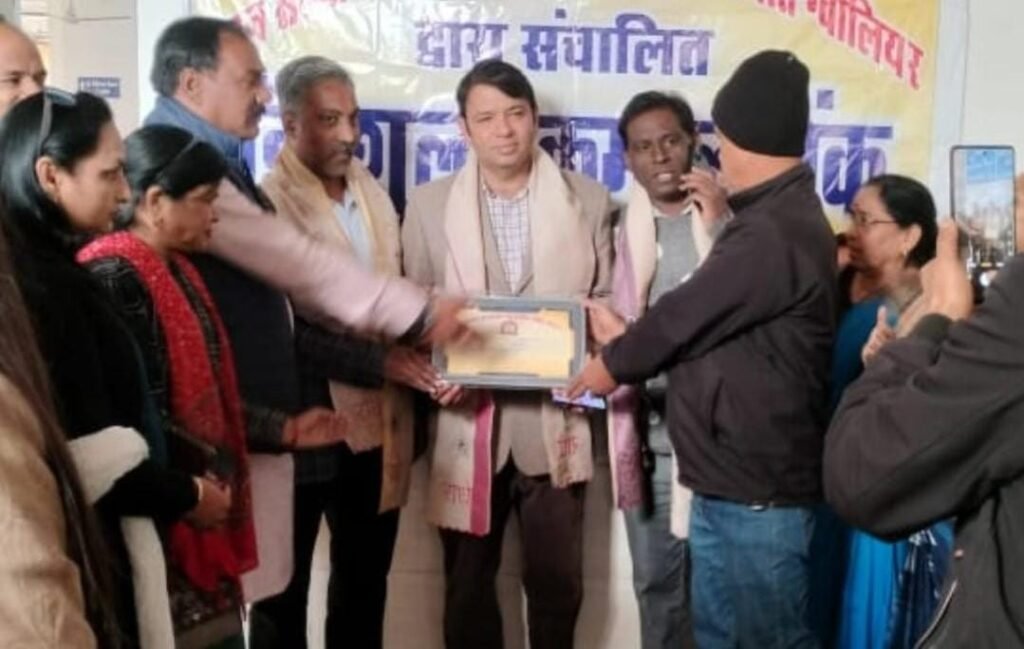 एक हजार बिस्तर अस्पताल में शुरू हुआ निःशुल्क कम्बल बैंक