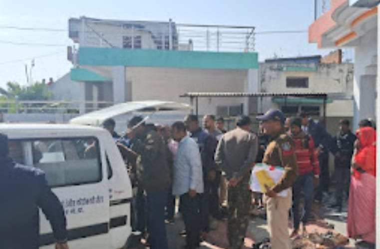 मोबाइल में मैसेज टाइप कर एमबीबीएस की छात्रा ने लगाई फांसी