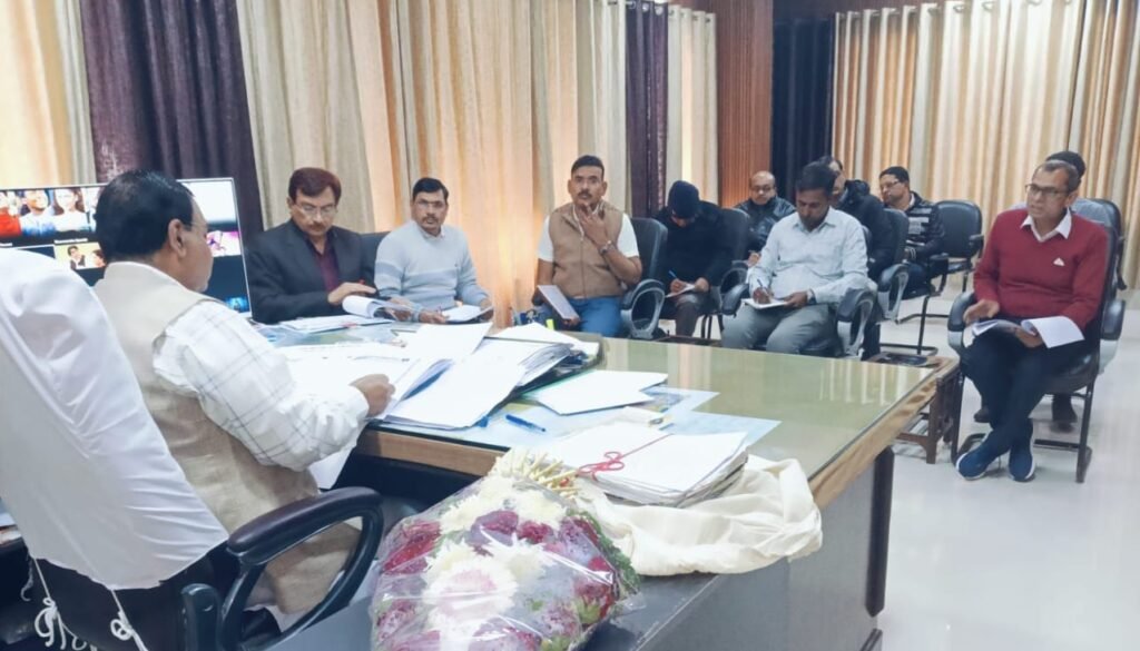 निवाड़ी और टीकमगढ़ जिलों में भी प्रारंभ कराएं जन औषधि केन्द्र