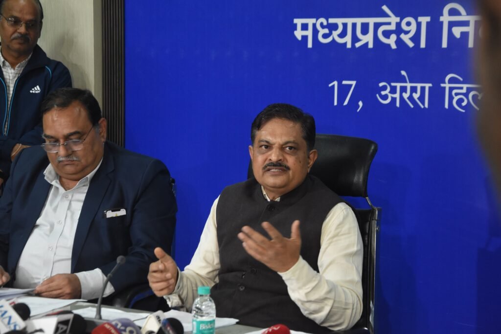 मप्र में वोटर लिस्ट में बड़ी छंटनी, ड्राफ्ट सूची में 42 लाख से ज्यादा नाम कटे