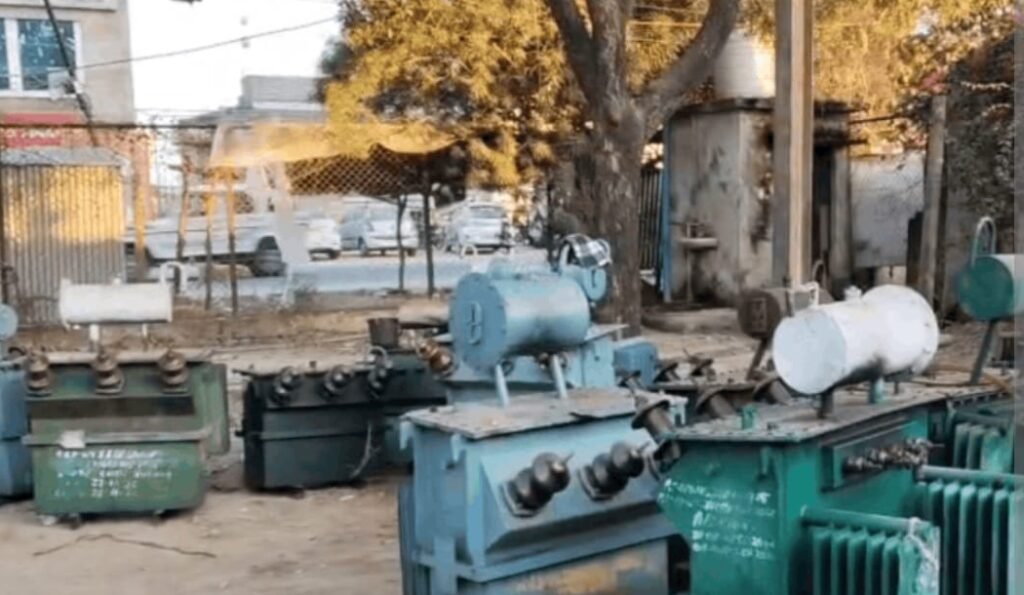 9 हजार बिजली उपभोक्ताओं पर 2.42 करोड़ रुपये बकाया 