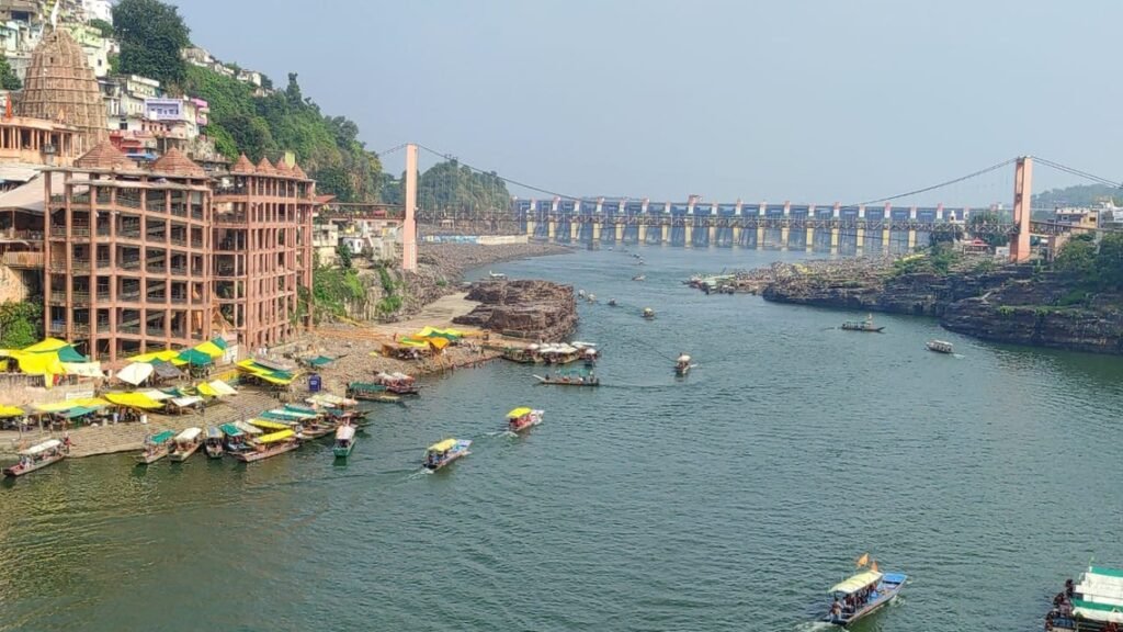 आस्थावानों का सैलाब,दो दिन नावें रहेंगी प्रतिबंधित 