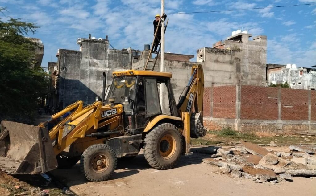अवैध कॉलोनियों पर कार्यवाही, 5 स्थानों पर चली जेसीबी