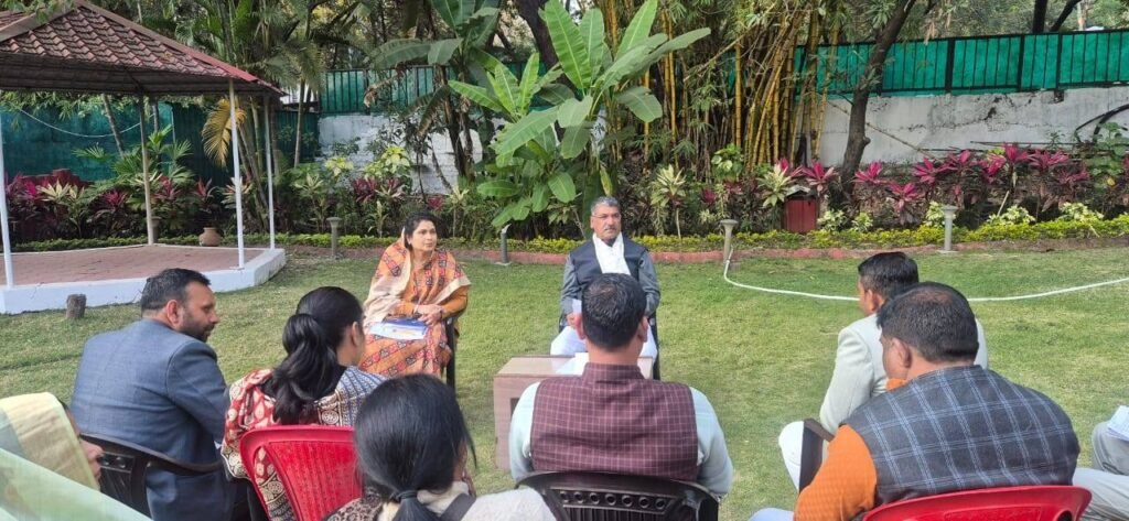 गोविंदपुरा में बीजेपी ने किया संगठनात्मक मंथन, भाजपा प्रदेश संगठन महामंत्री हितानंद ने ली बैठक