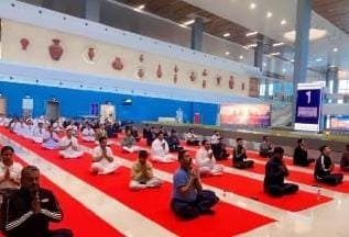ग्वालियर एयरपोर्ट पर दिया योग का प्रशिक्षण