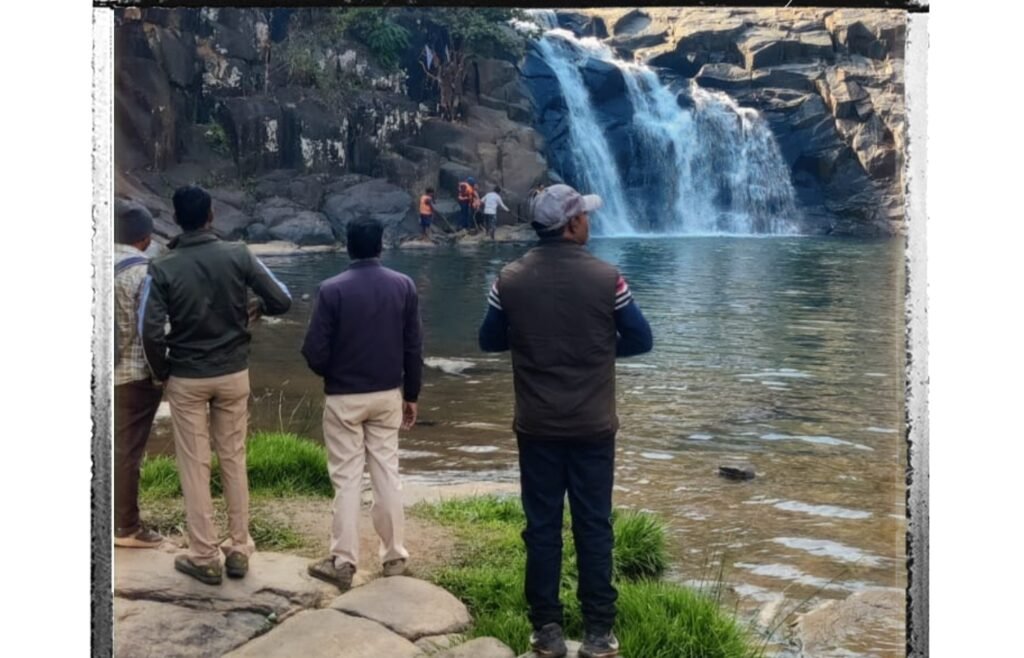 झिगरिया वाटरफॉल : 24 घंटे बाद भी नहीं मिला युवक का शव