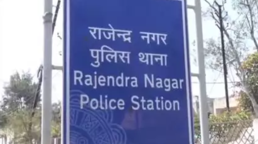 सातवीं मंजिल से कूदने जा रहा था लॉ स्टूडेंट, पुलिस ने पकड़ा