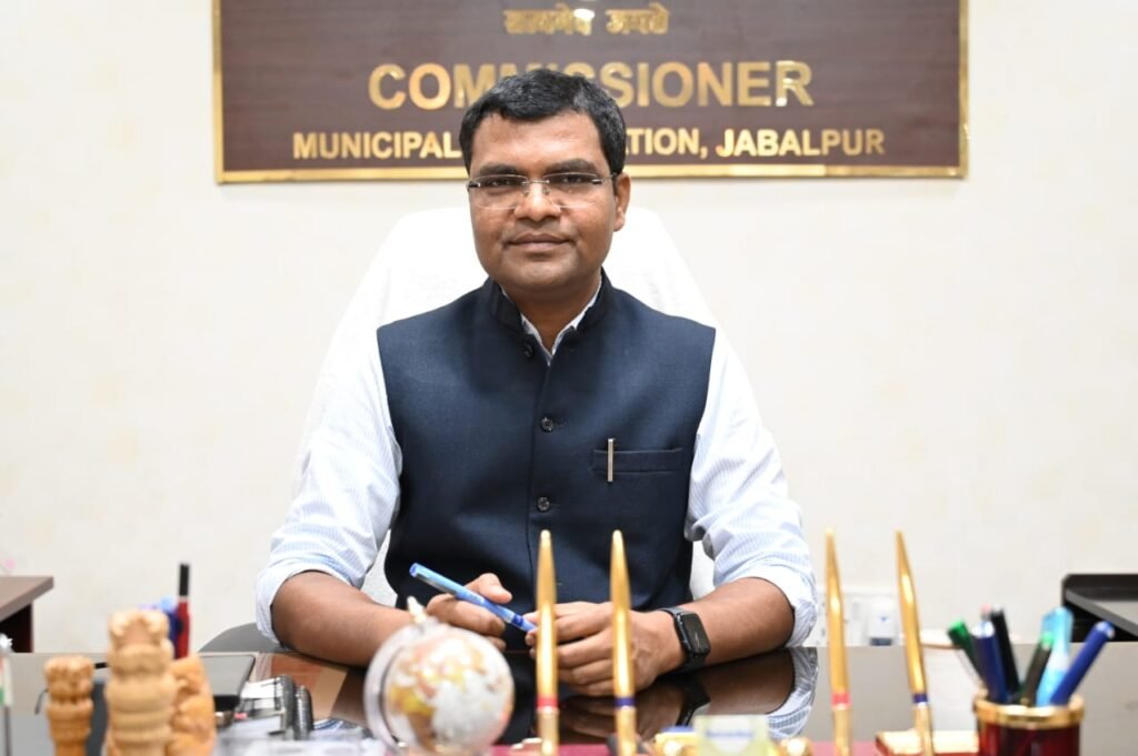 निगमायुक्त ने उपयंत्री की वेतन वृद्धि रोकी