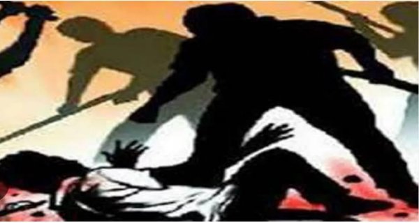 रिपोर्ट कर लौटे तो बौखलाए गुंडे, दंपत्ति, बेटी पर किया हमला