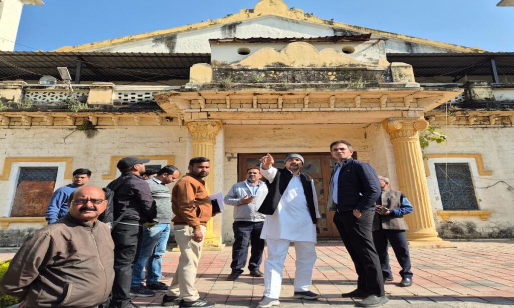 ऐतिहासिक टाउन हाल आधुनिक सुविधाओं के साथ नये रूप में दिखेगा